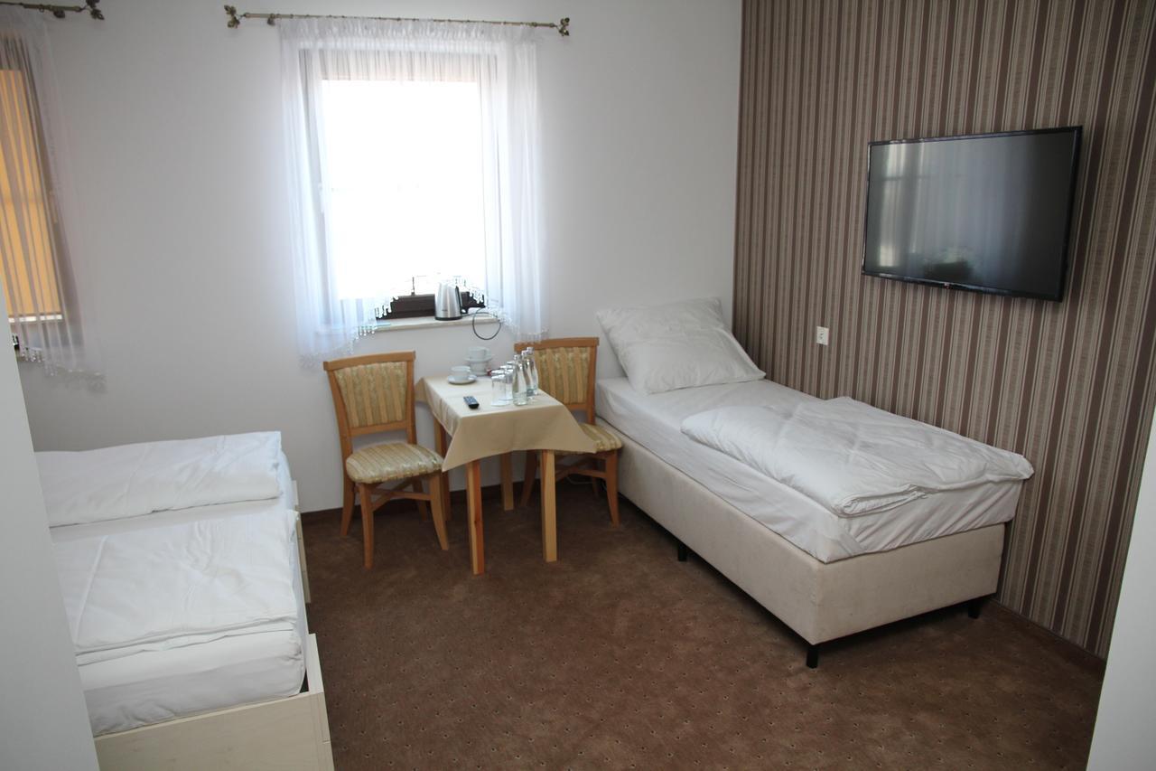 Gosciniec Pod Mlynem Hotel Inowroclaw Exterior photo